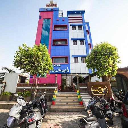 Oyo 1681 Hotel Devansh Удайпур Экстерьер фото