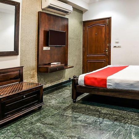 Oyo 1681 Hotel Devansh Удайпур Экстерьер фото