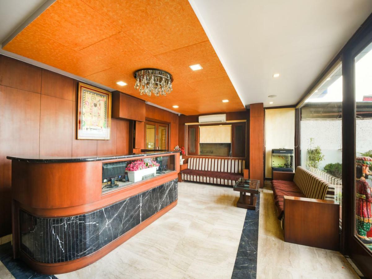 Oyo 1681 Hotel Devansh Удайпур Экстерьер фото